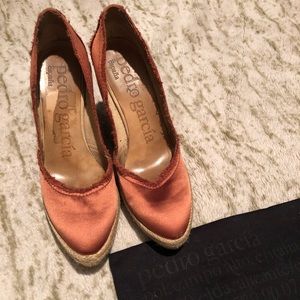 Pedro García Wedges